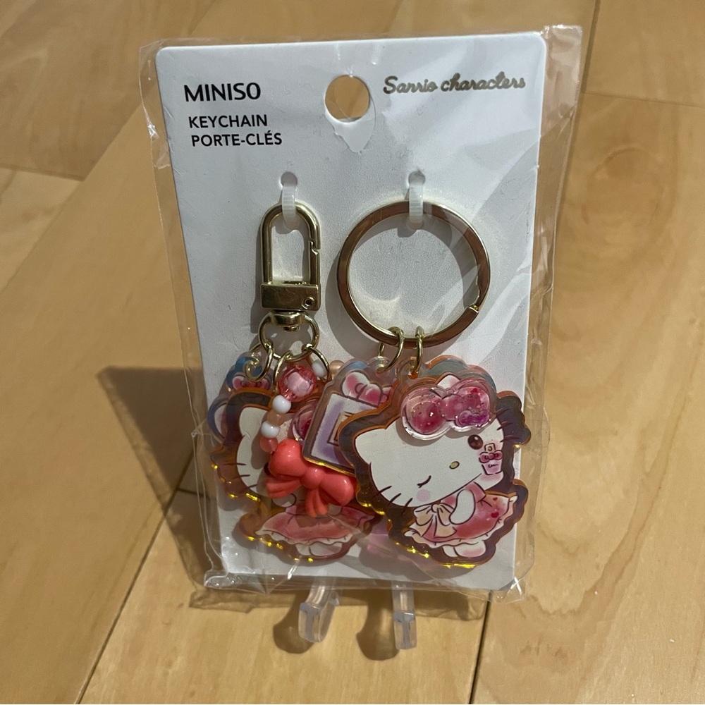 New hello kitty keychain set